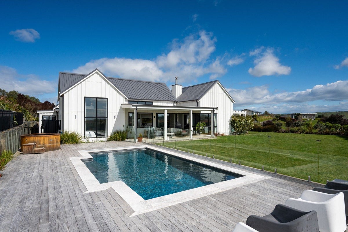 20 Quarry Ridge, Poraiti, Napier - Carousel 1