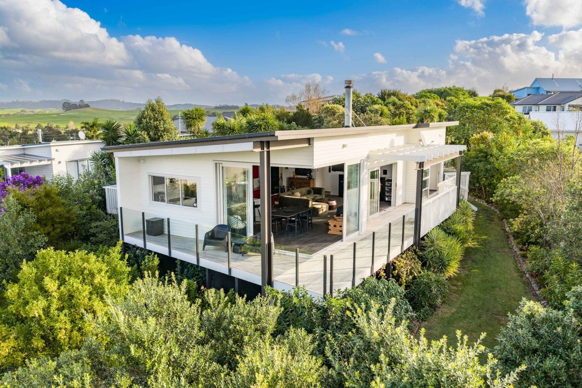 7 Ngaio Close, Mangawhai, Mangawhai - Carousel 1