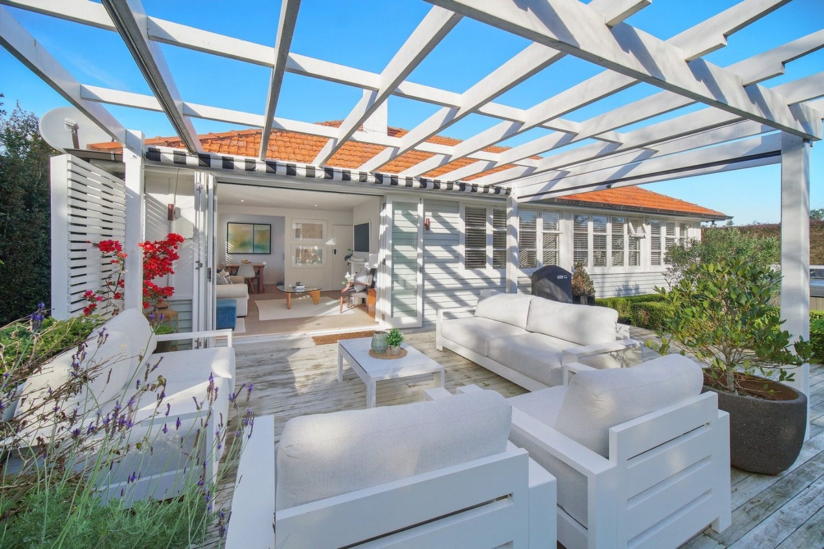 12 Cintra Place, Glen Innes, Auckland - Carousel 2
