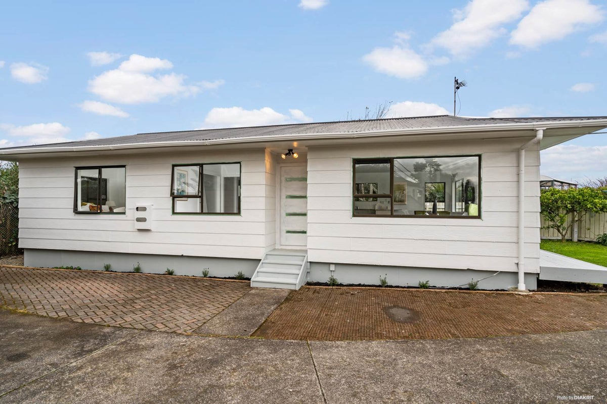 3/15 Margan Avenue, New Lynn, Auckland - Carousel 1