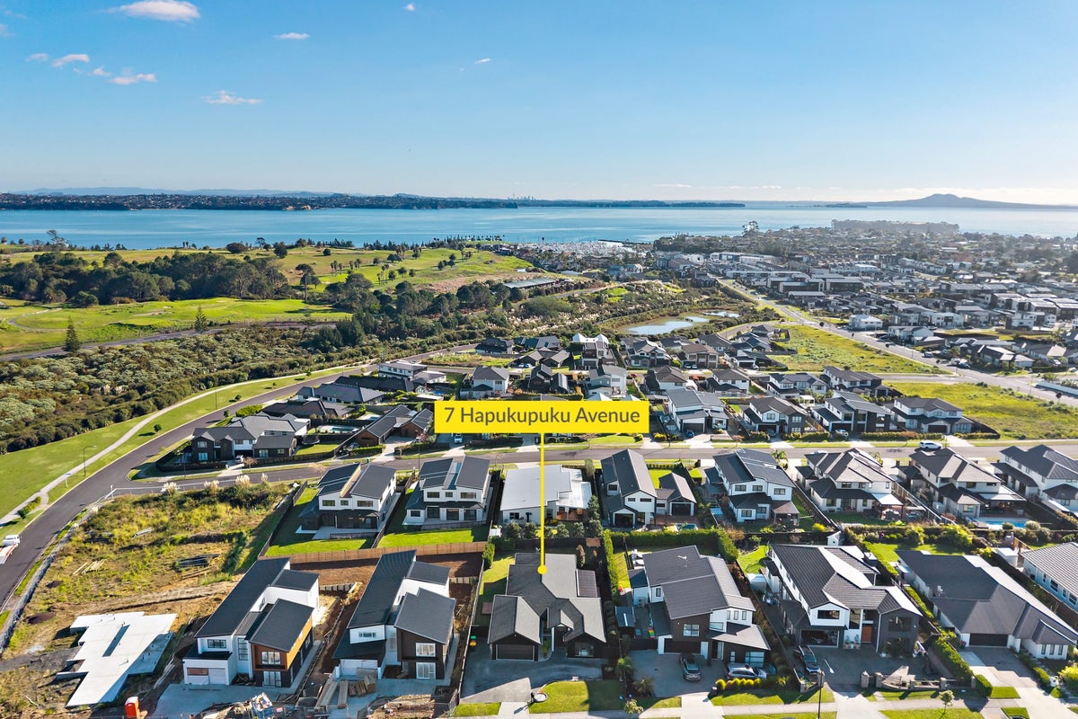 7 Hapukupuku Avenue, Beachlands, Auckland - Carousel 35