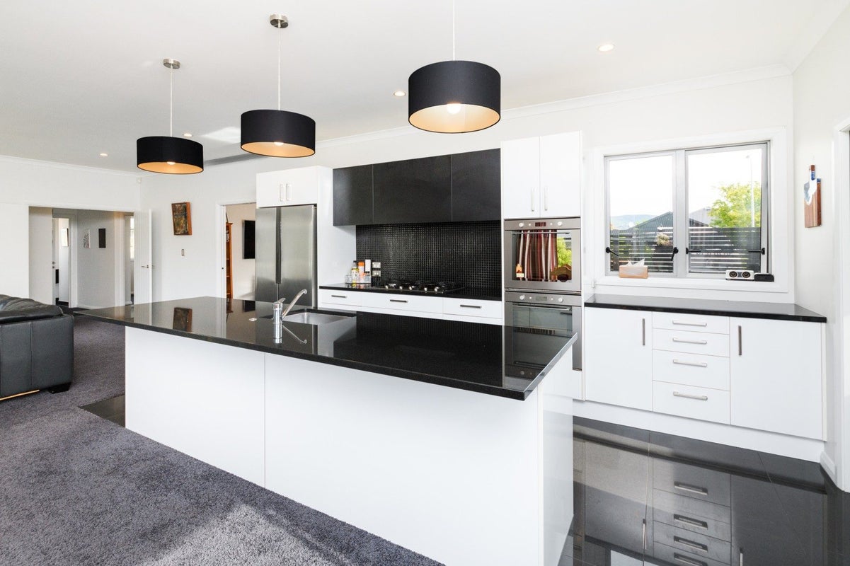 4 St Heliers Grove, Fitzherbert, Palmerston North - Carousel 2