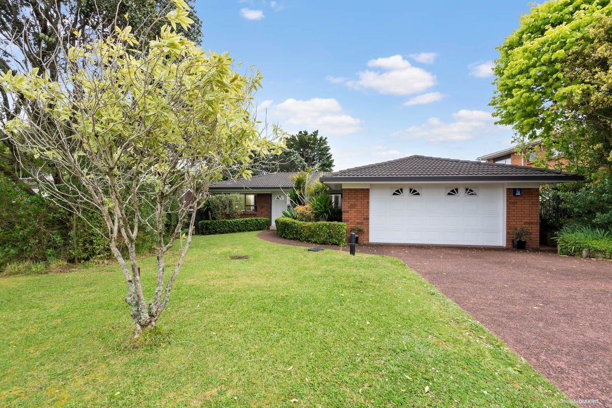 21 Paulownia Place, Totara Heights, Auckland - Carousel 1
