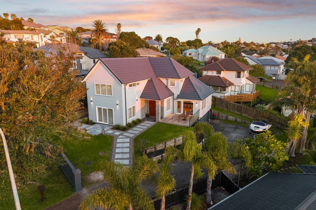 13 Tyrico Close, Unsworth Heights, Auckland - Carousel 2