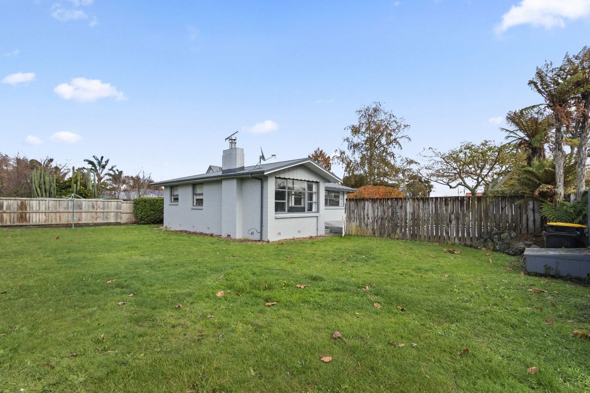 98 Arnold Street, Leamington, Cambridge - Carousel 1