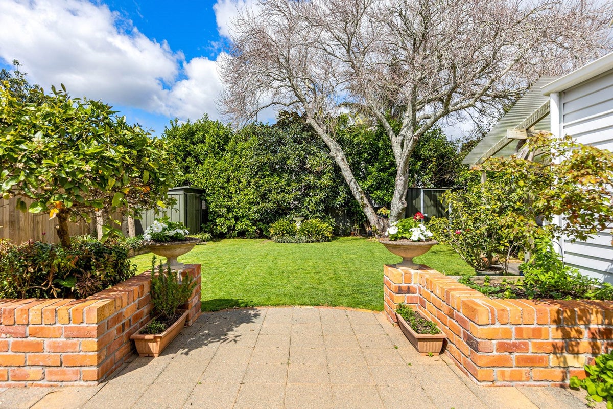 33 Rocklands Avenue, Mount Eden, Auckland - Carousel 2