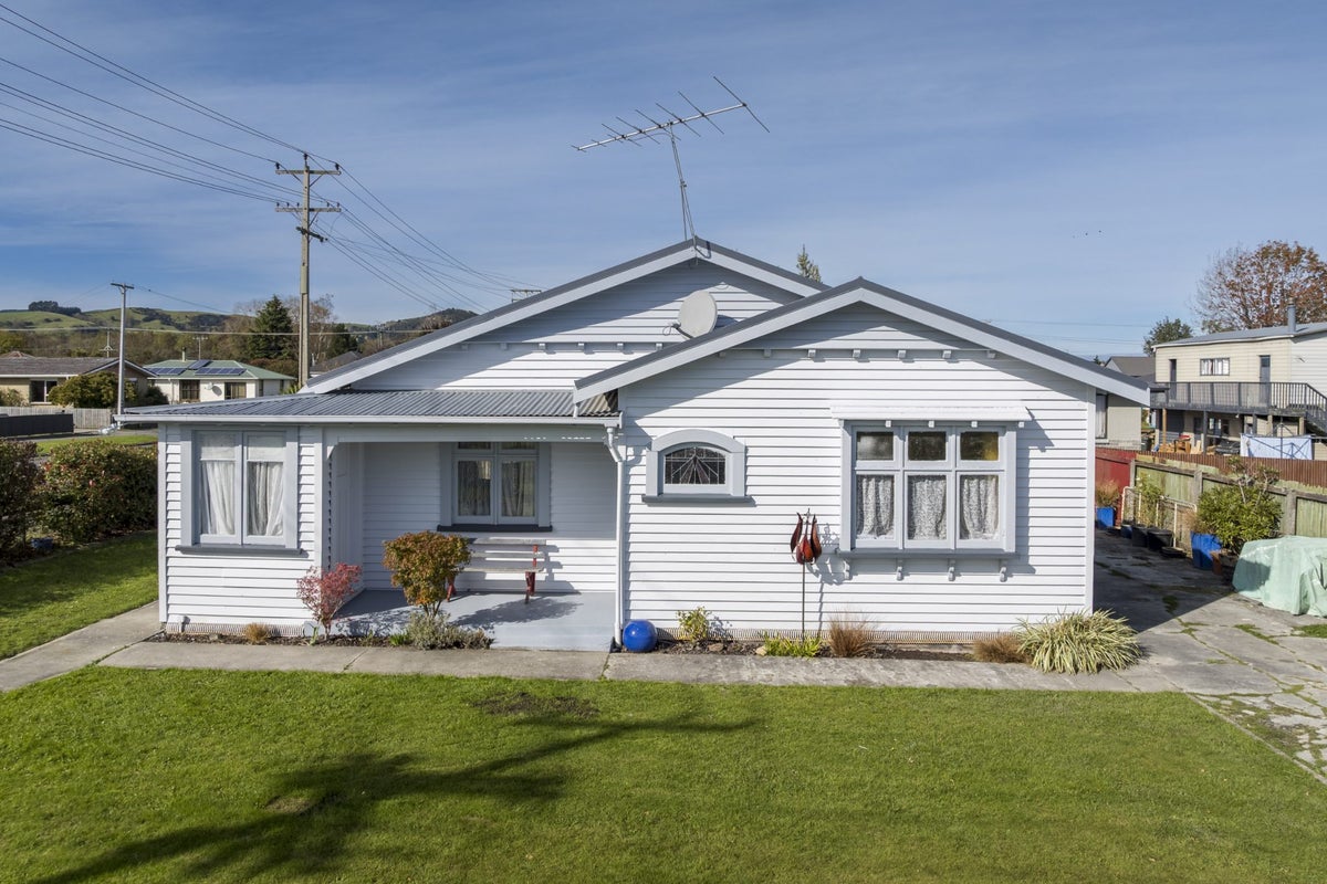 23 Chaucer Street, Milton, Milton - Carousel 1