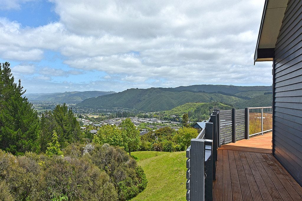 1 Mount Marua Way, Timberlea, Upper Hutt - Carousel 2