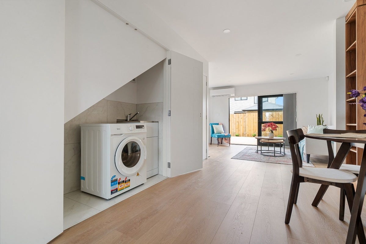 4/32 Tapuwae Way, Mangere Bridge, Auckland - Carousel 10