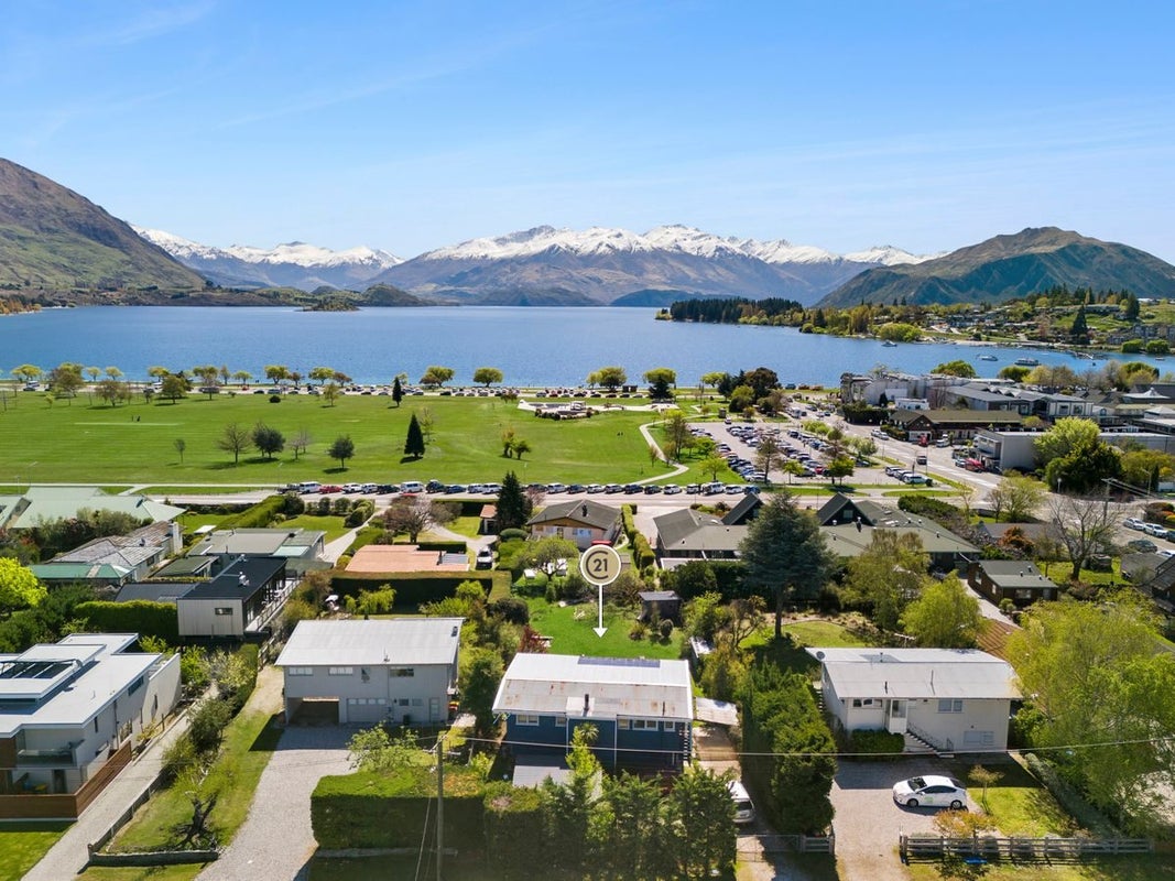 93 Upton Street, Wanaka - Carousel 1