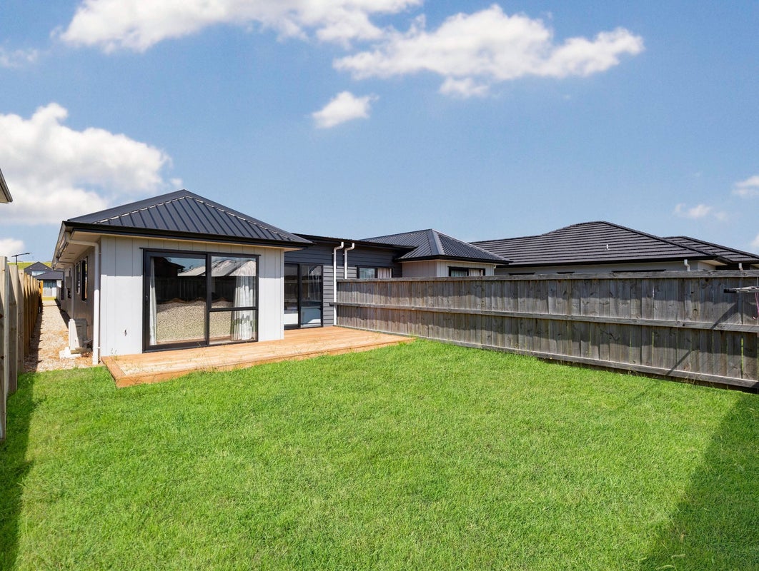 1/13 Tiro Place, Rototuna North, Hamilton - Carousel 1