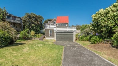 11 Frances Street, Waikanae Beach, Waikanae - Carousel 1