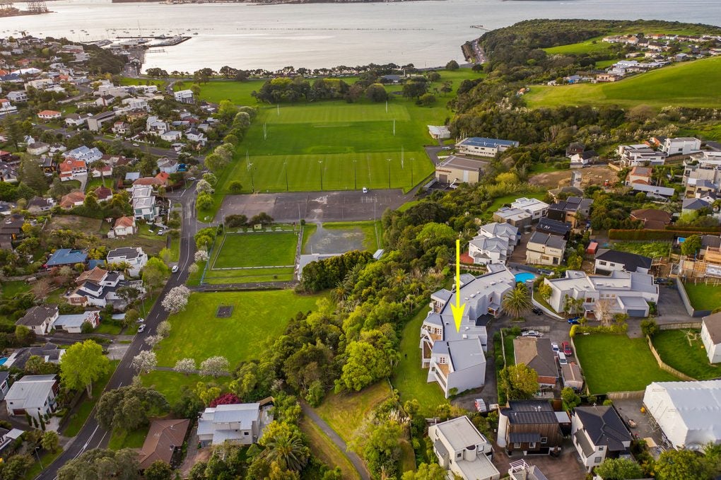 11 Takitimu Street, Orakei, Auckland - Carousel 13