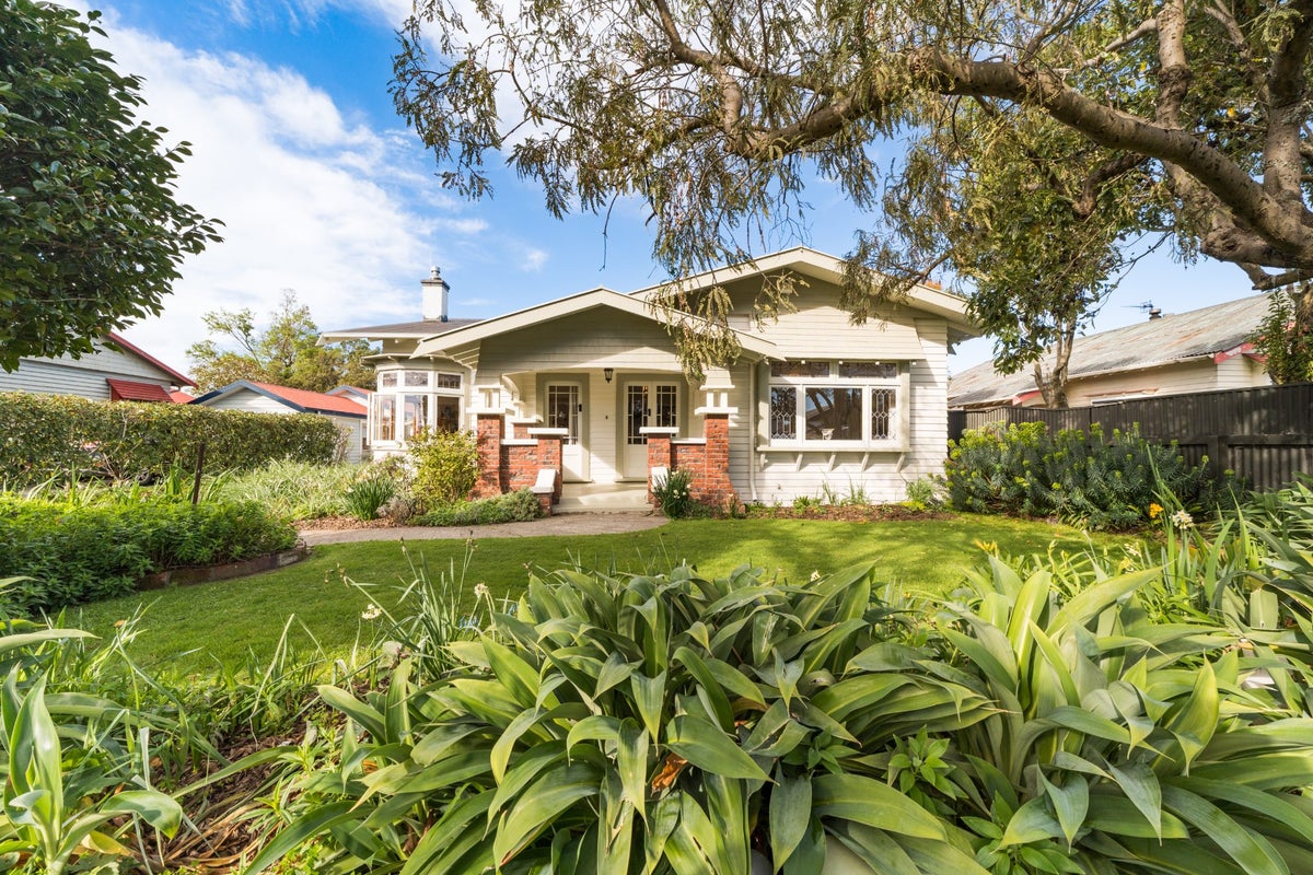 16 Argyle Avenue, Takaro, Palmerston North - Carousel 37