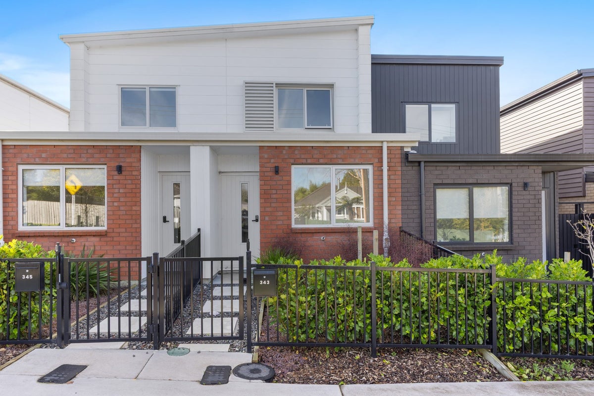 343 Glengarry Road, Glen Eden, Auckland - Carousel 1