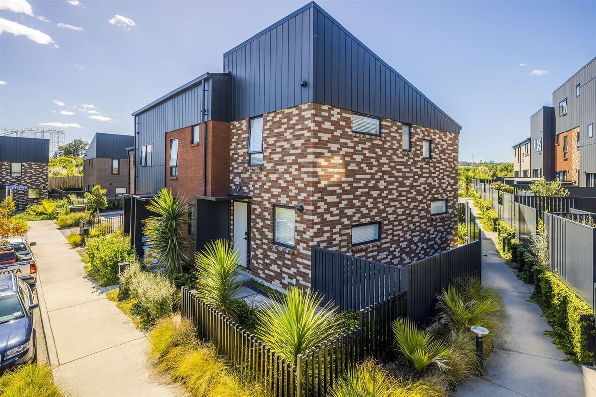 50 Kotuitui Street, Manukau, Auckland - Carousel 2