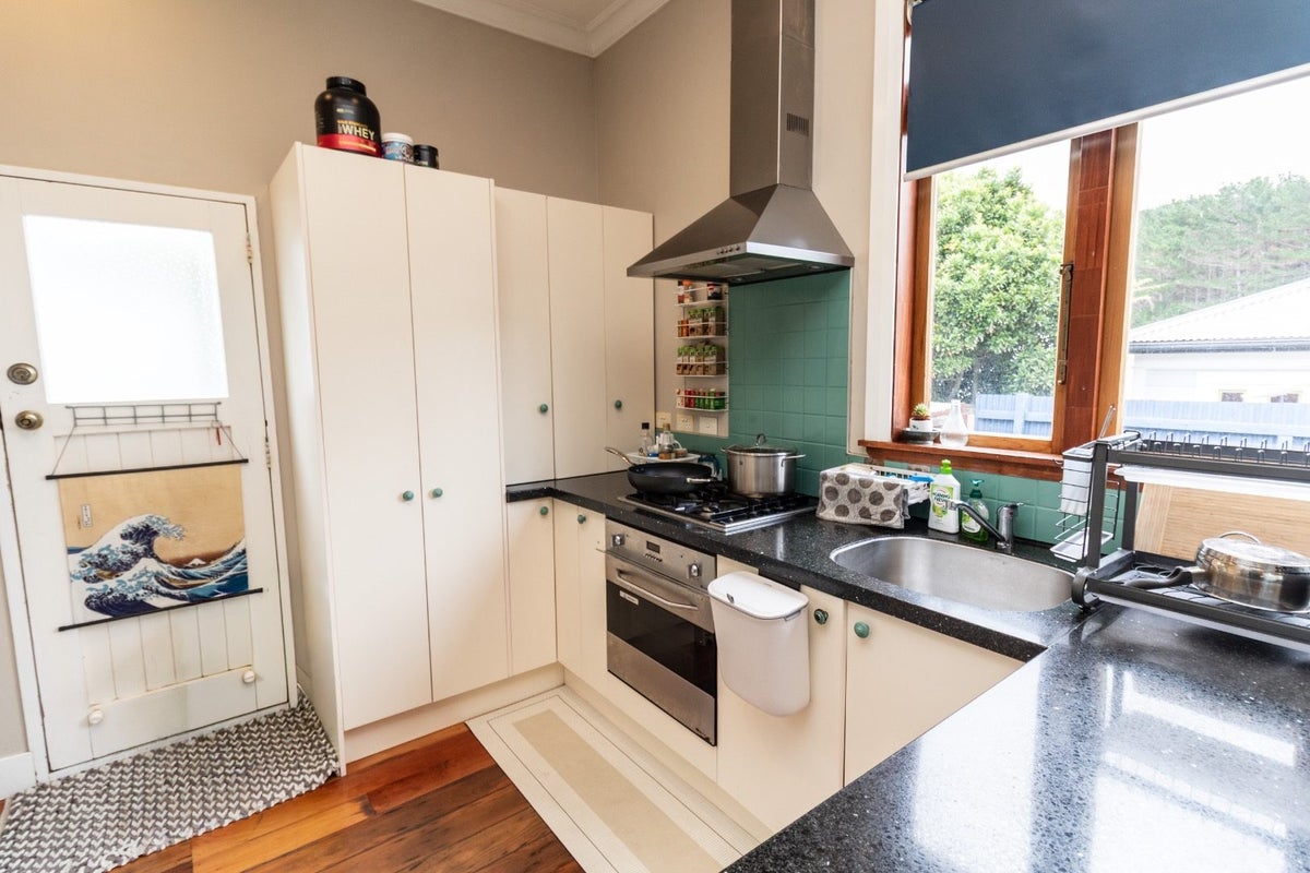 556 Adelaide Road, Berhampore, Wellington - Carousel 2