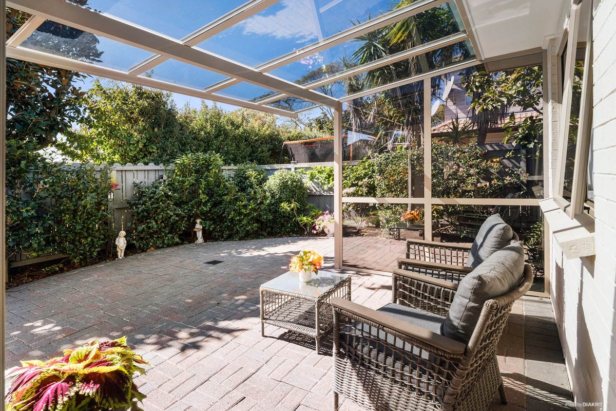 61 Bob Charles Drive, Golflands, Auckland - Carousel 2