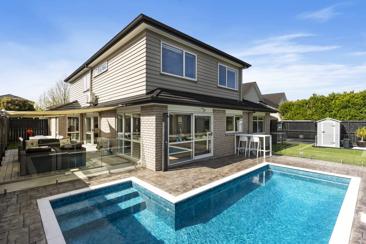 79 Pickaberry Avenue, Karaka, Papakura - Carousel 1
