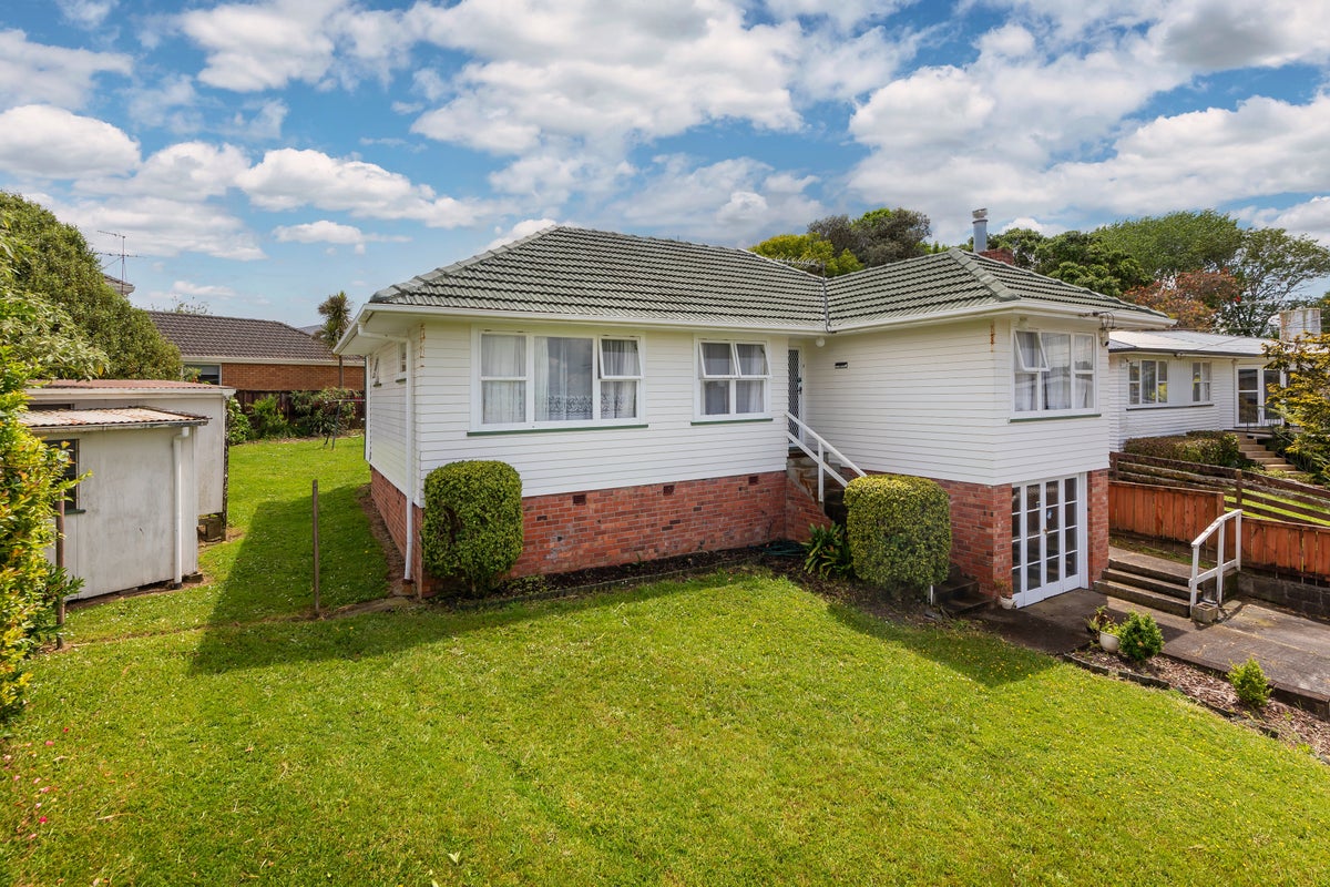 12 Bannister Place, New Windsor, Auckland - Carousel 2
