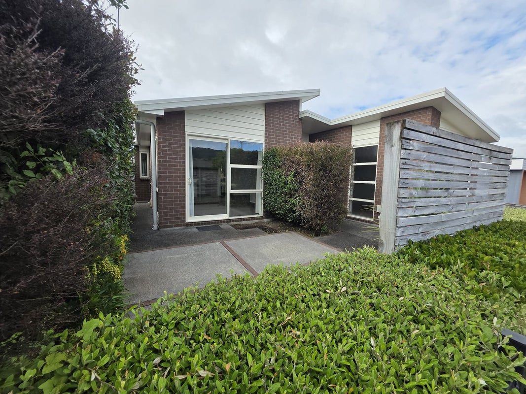 18 Sinclair Street, Ebdentown, Upper Hutt - Carousel 15
