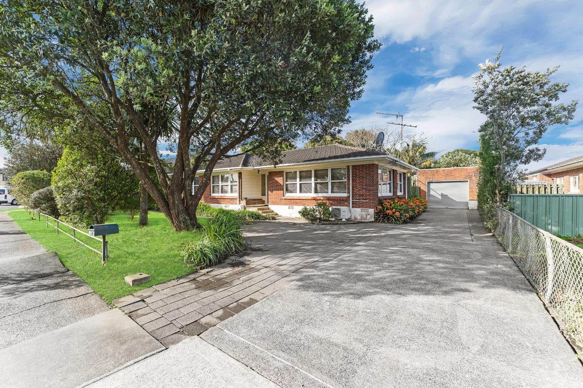 70 Wintere Road, Papatoetoe, Manukau City, Auckland - Carousel 1