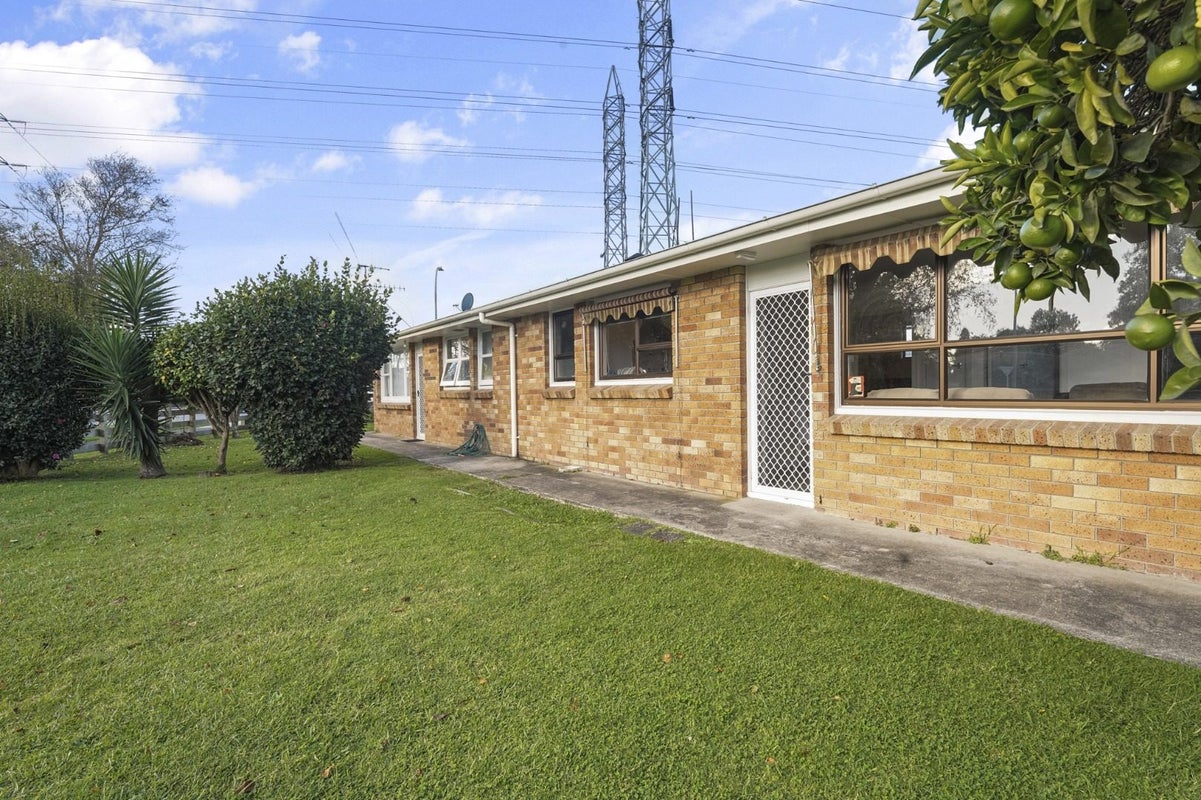 2B Pooles Road, Greerton, Tauranga - Carousel 7