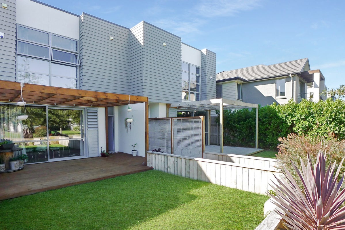11 Kauri Drive, Takanini, Auckland - Carousel 1