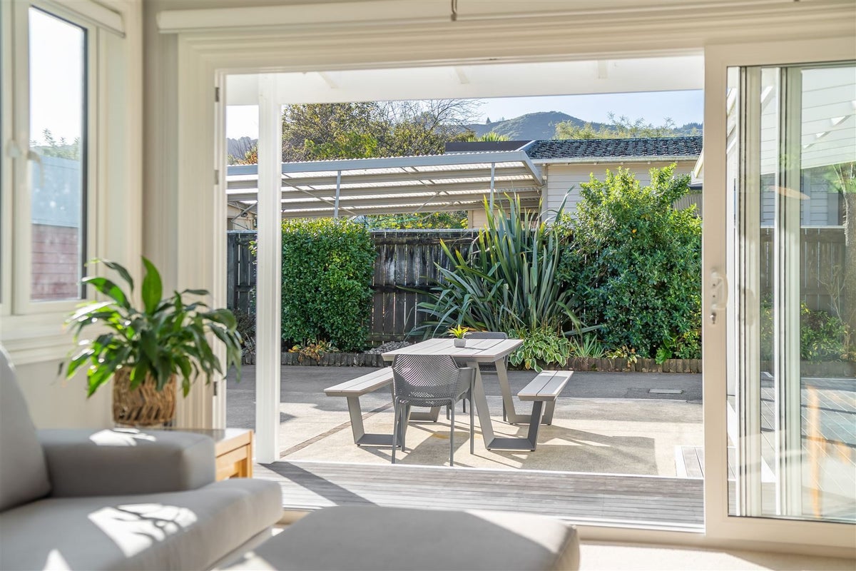 25 Henry Street, Ebdentown, Upper Hutt - Carousel 2
