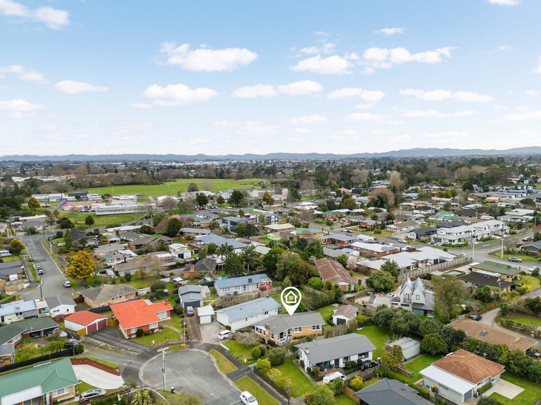 7 Casper Street, Fairfield, Hamilton - Carousel 3
