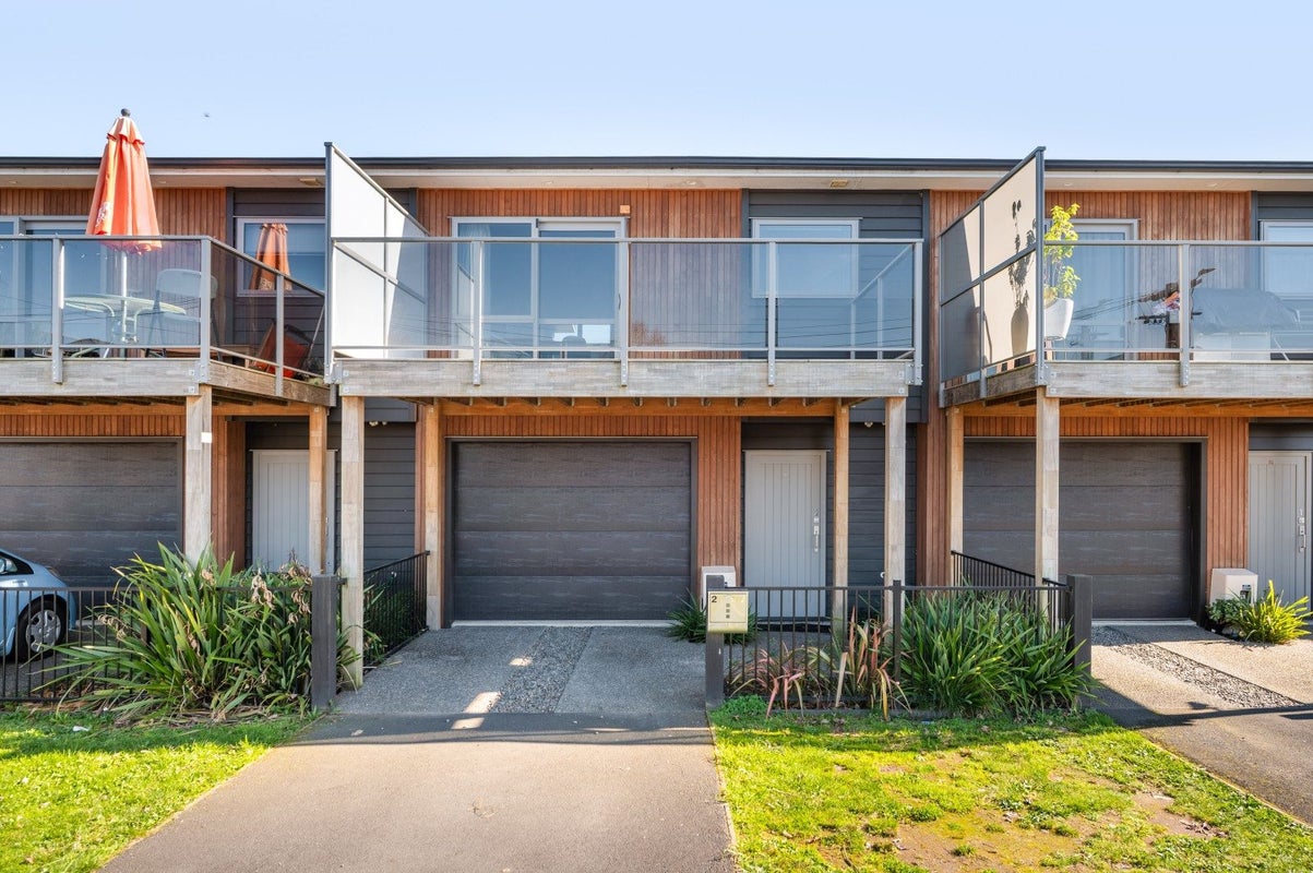 2/8 Richmond Street, Whitiora, Hamilton - Carousel 1