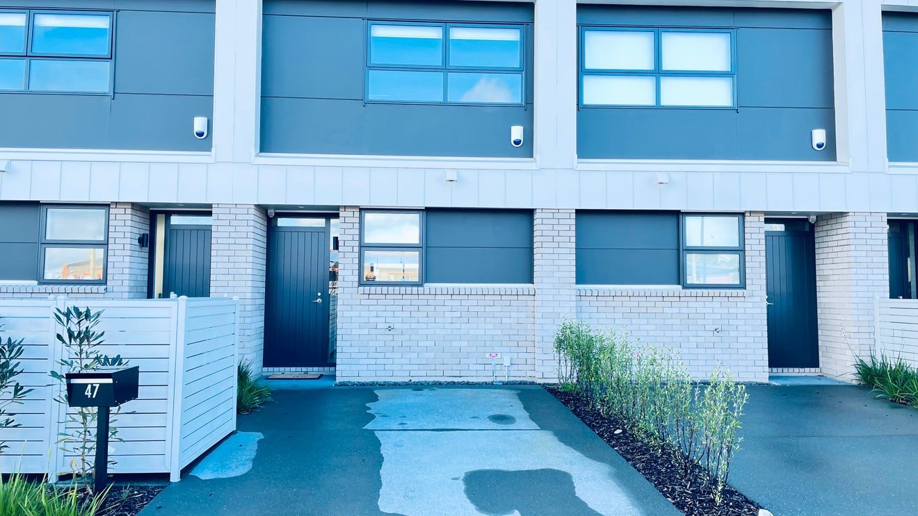 47 Periko Way, Takanini, Auckland - Carousel 1