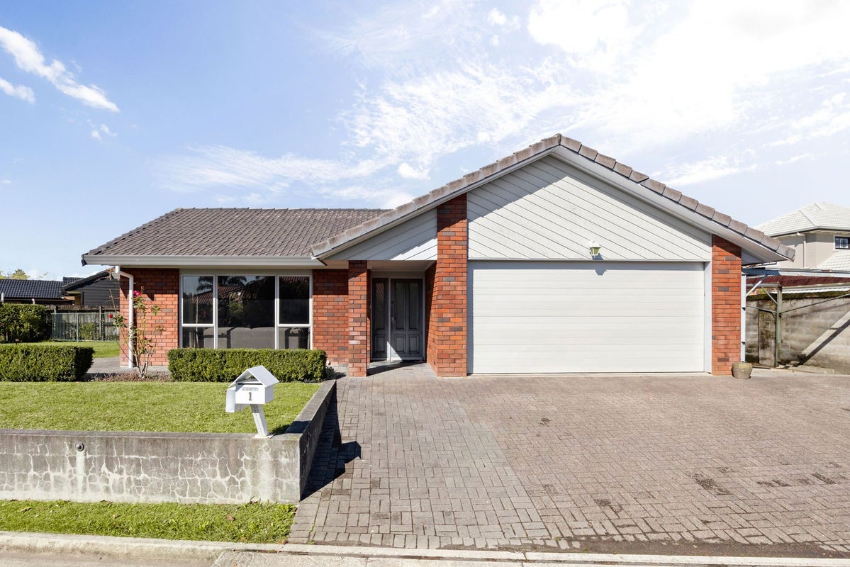 1 The Avenue, Harrowfield, Hamilton - Carousel 1