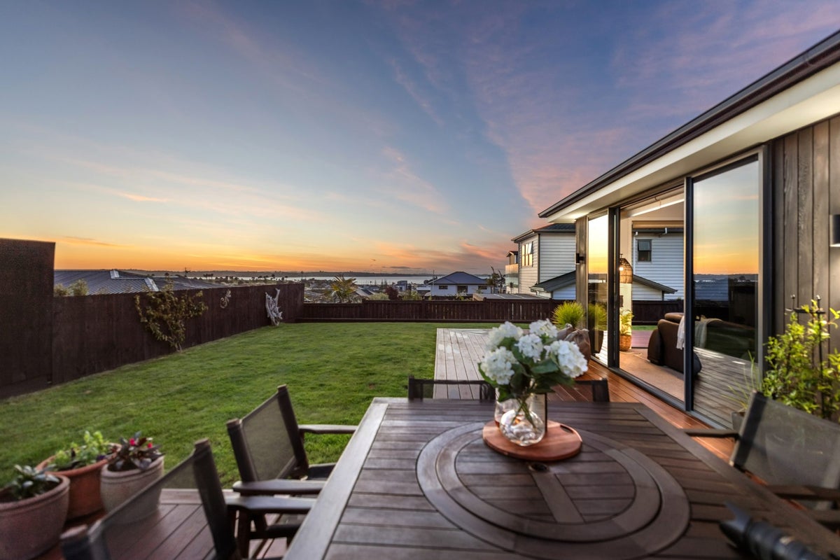 59 Eighth View Avenue, Beachlands, Auckland - Carousel 2