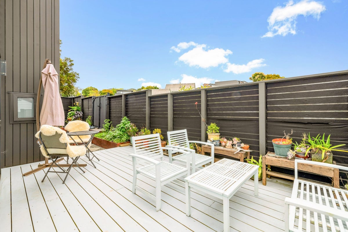 13A Kingussie Place, Highland Park, Auckland - Carousel 2