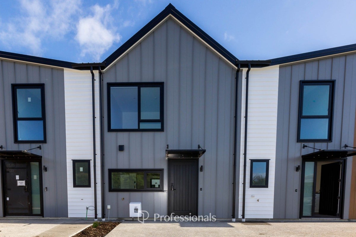 57 Mawai Hakona Drive, WALLACEVILLE, UPPER HUTT - Carousel 1