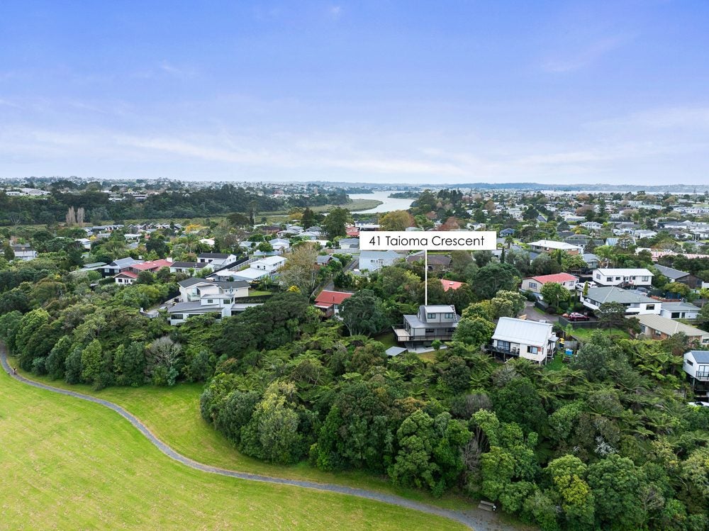 41 Taioma Crescent, Te Atatu Peninsula, Auckland - Carousel 2