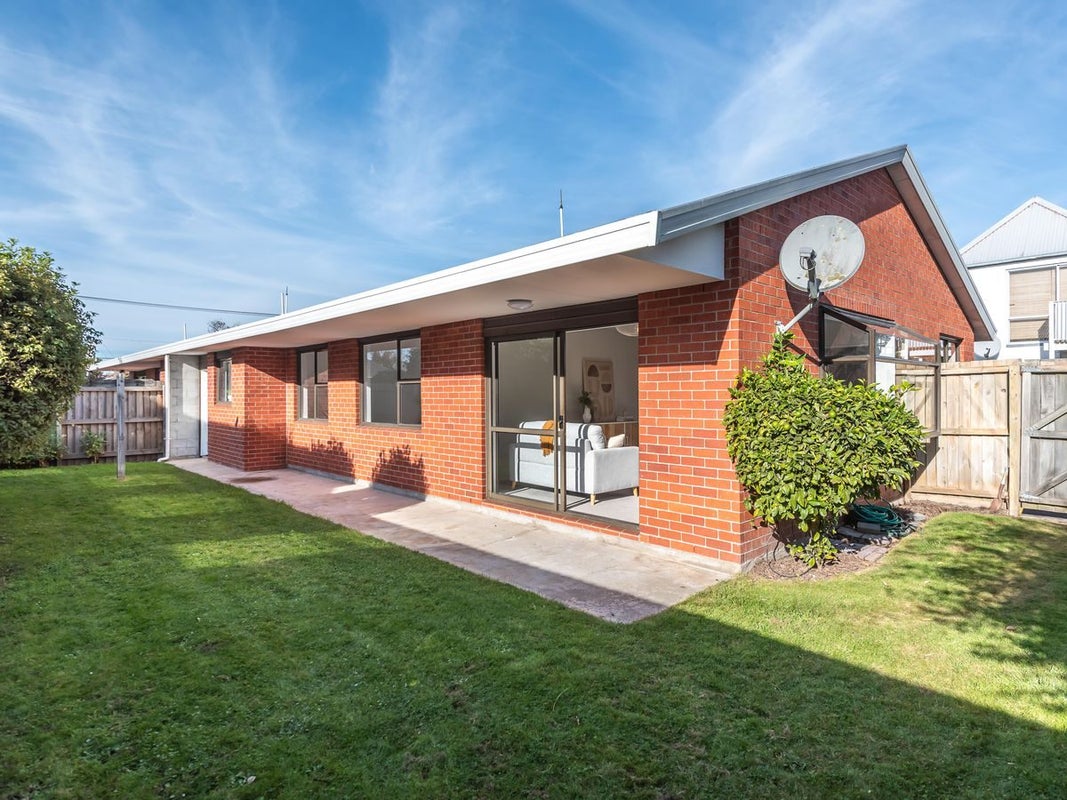 2/61 Caledonian Road, St Albans, Christchurch - Carousel 1