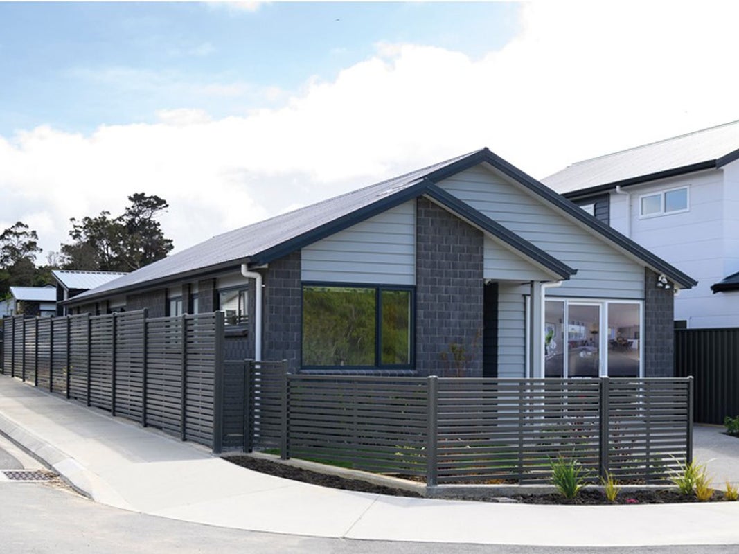44 Pateke Drive, Kenepuru, Porirua - Carousel 1