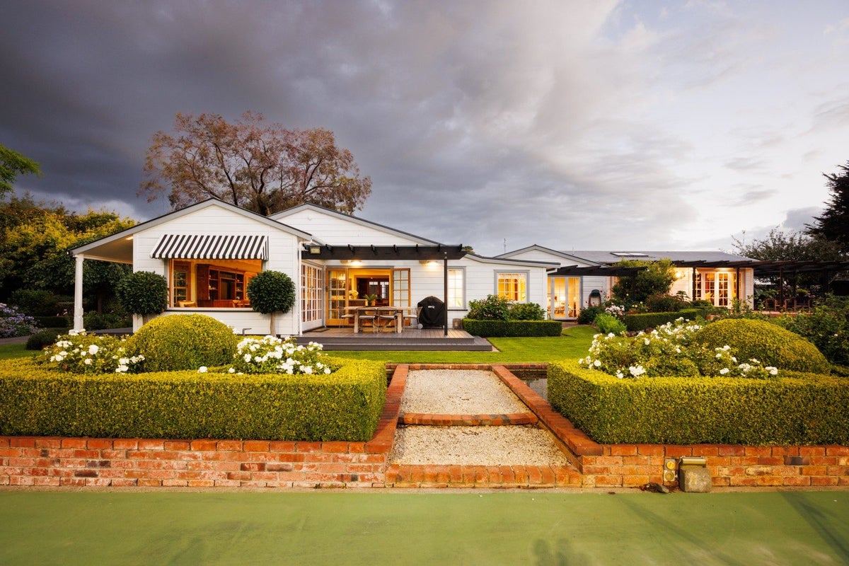 36 Forest Hill Road, Aokautere, Palmerston North - Carousel 1