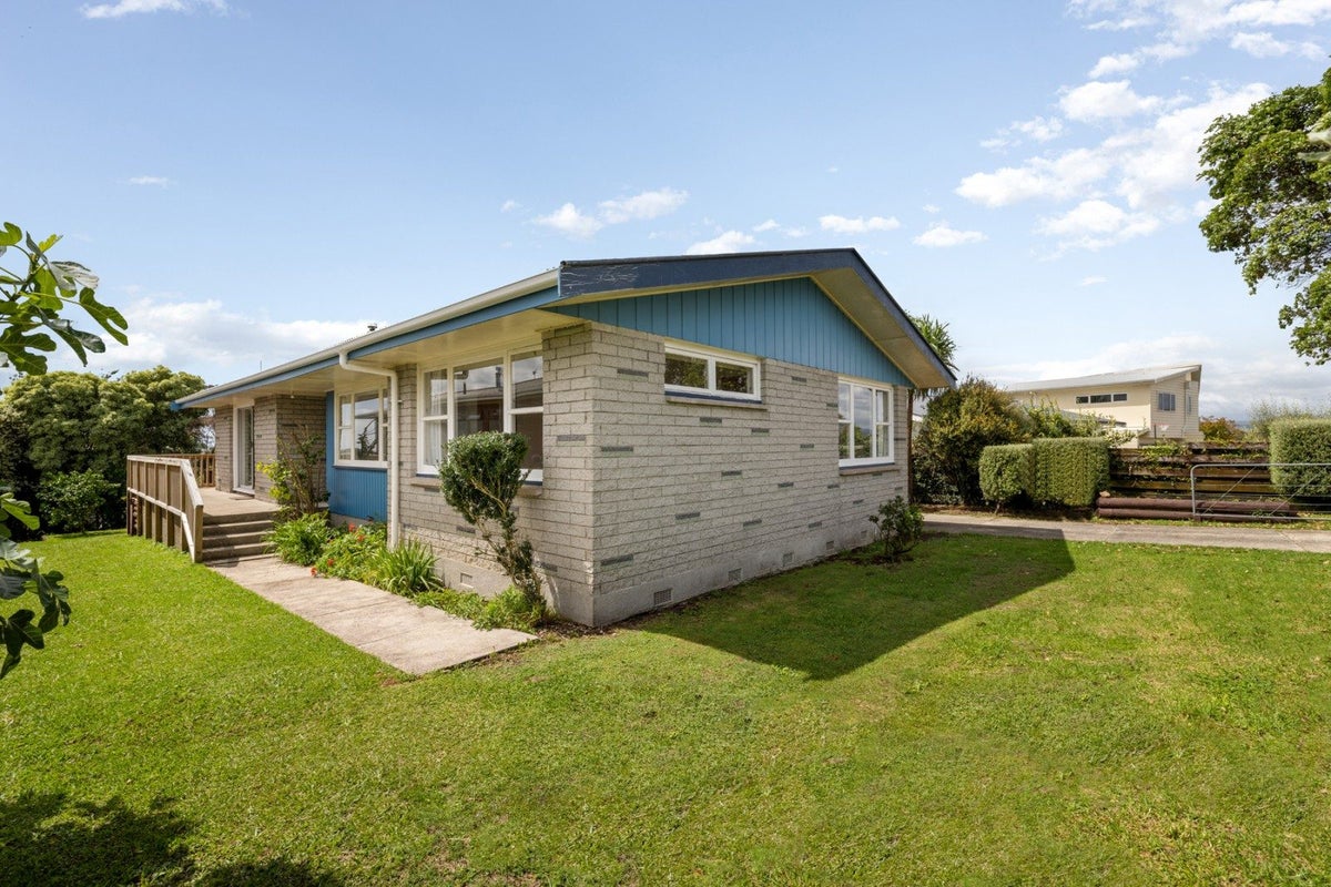 59 The Drive, Brookfield, Tauranga - Carousel 2