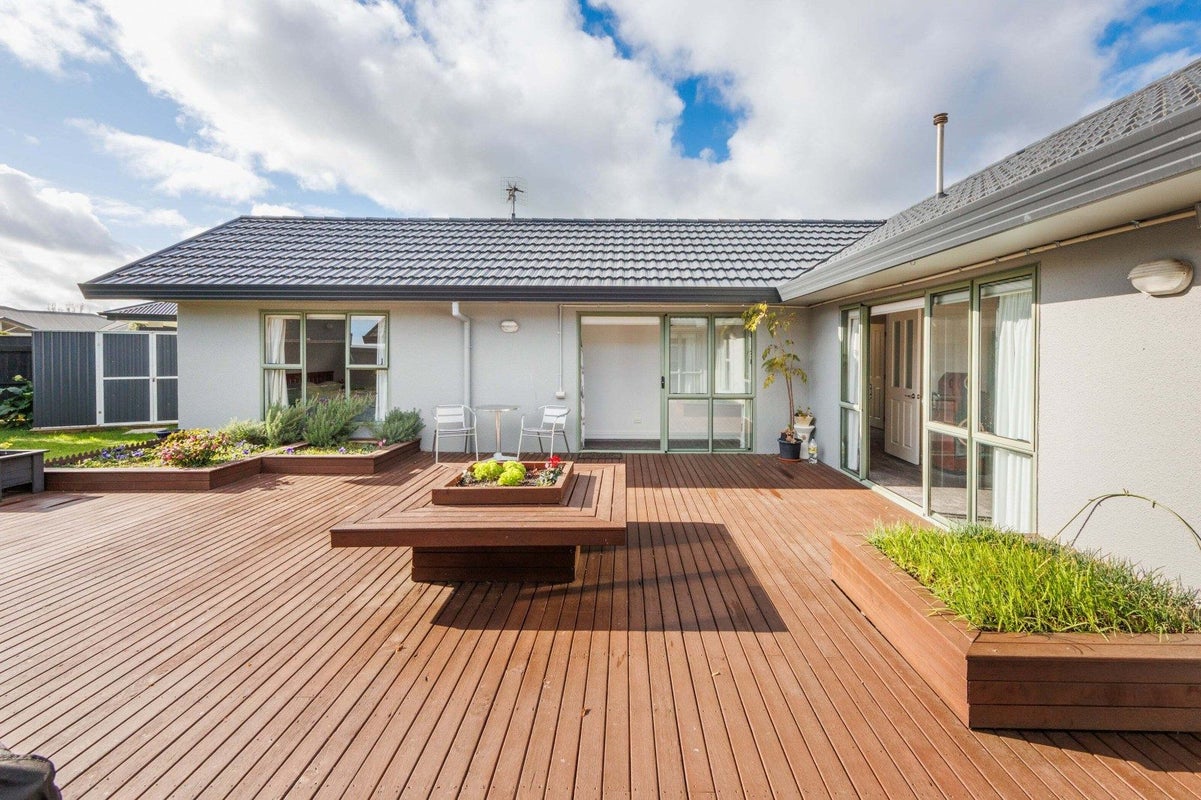 82 James Line, Kelvin Grove, Palmerston North - Carousel 2