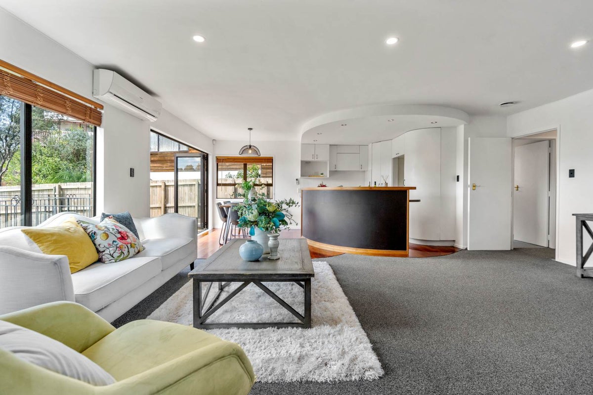 1/95 Oaktree Avenue, Browns Bay, Auckland - Carousel 2