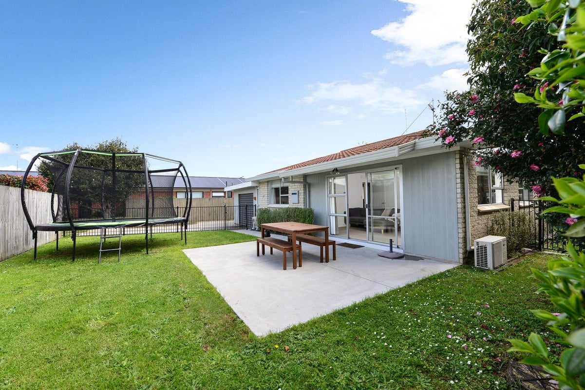 13 Casper Street, Fairfield, Hamilton - Carousel 1