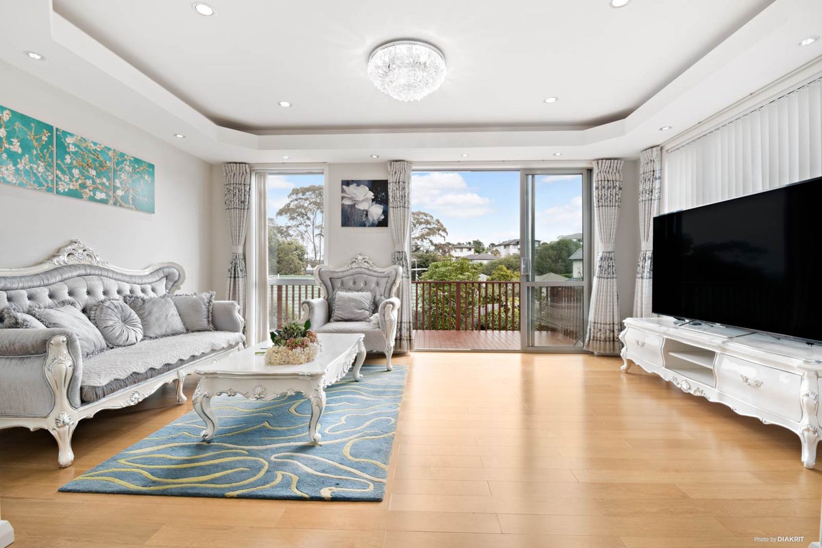 94 Rising Parade, Fairview Heights, Auckland - Carousel 2