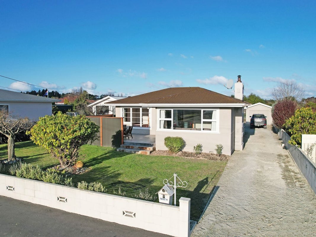 7 Dalmeny Street, Oamaru North, Oamaru - Carousel 1