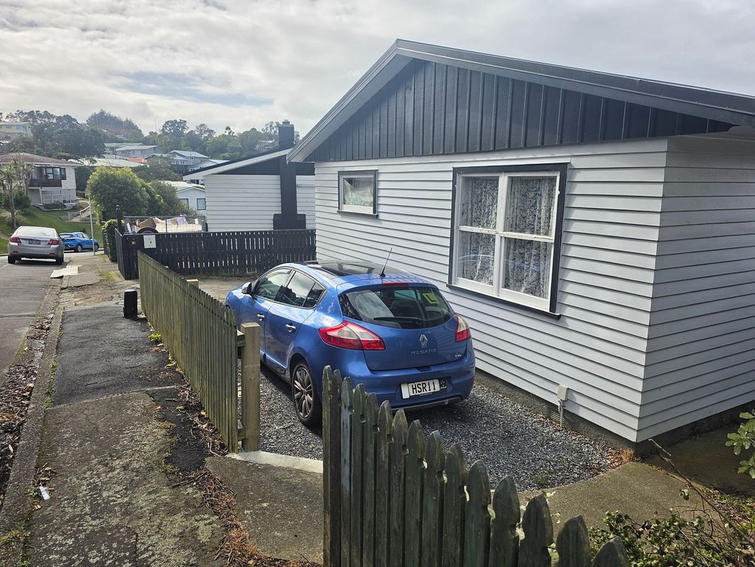 3 Merritt Way, Newlands, Wellington - Carousel 26