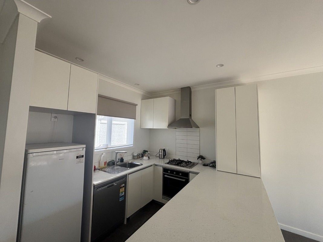 1/12 The Strand, Wainuiomata, Lower Hutt - Carousel 2
