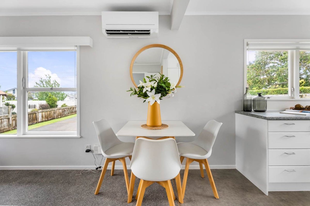 1/11 Dallinghoe Crescent, Milford, Auckland - Carousel 2