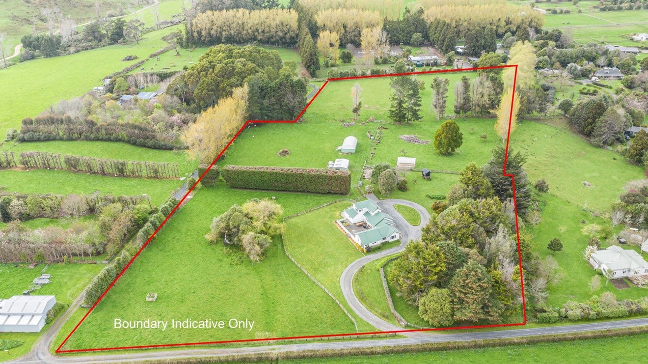 233 North Manakau Road, Manakau, Levin - Carousel 2